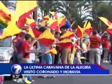 Un Solís emotivo es rodeado por una multitud con banderas rojas y amarillas