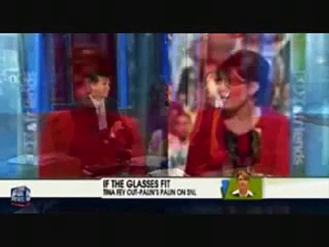 Fox News - Tina Fey Returns To SNL To Spoof Sarah Palin / Hillary Clinton