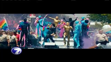 La Carpa: Demi Lovato, Scarlett Johansson, Shakira, Chuck Fenda