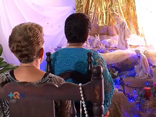 Una mujer es la responsable de los particulares regalos a artistas del festival ranchero en Palmares