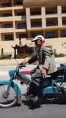 "الحاج عجاج" ؛  أقوا سواق متاع موتوبيكان زرقة في تونس بالدموع هه