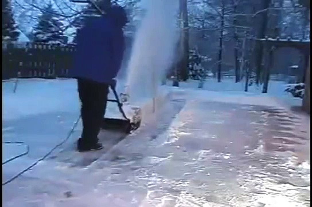 Snow Joe Electric Snow Thrower A17240