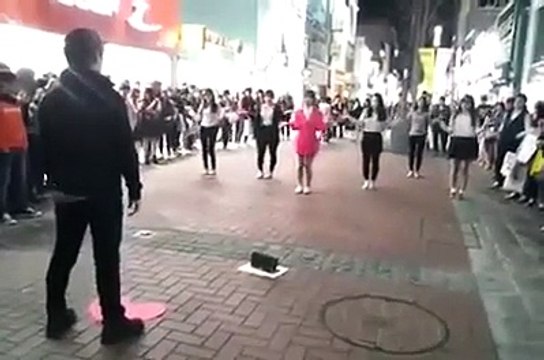 Sweet Korean Girl Surprises Boyfriend with BUBIBU Dance by Apink