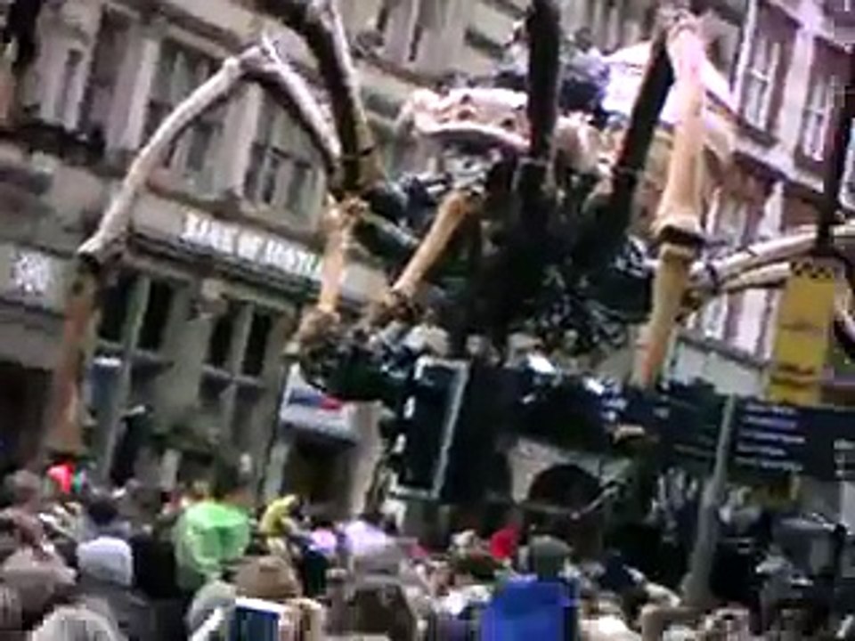 giant spider walking
