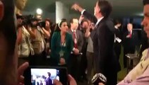 Bolsonaro discute com jornalistas na Câmara