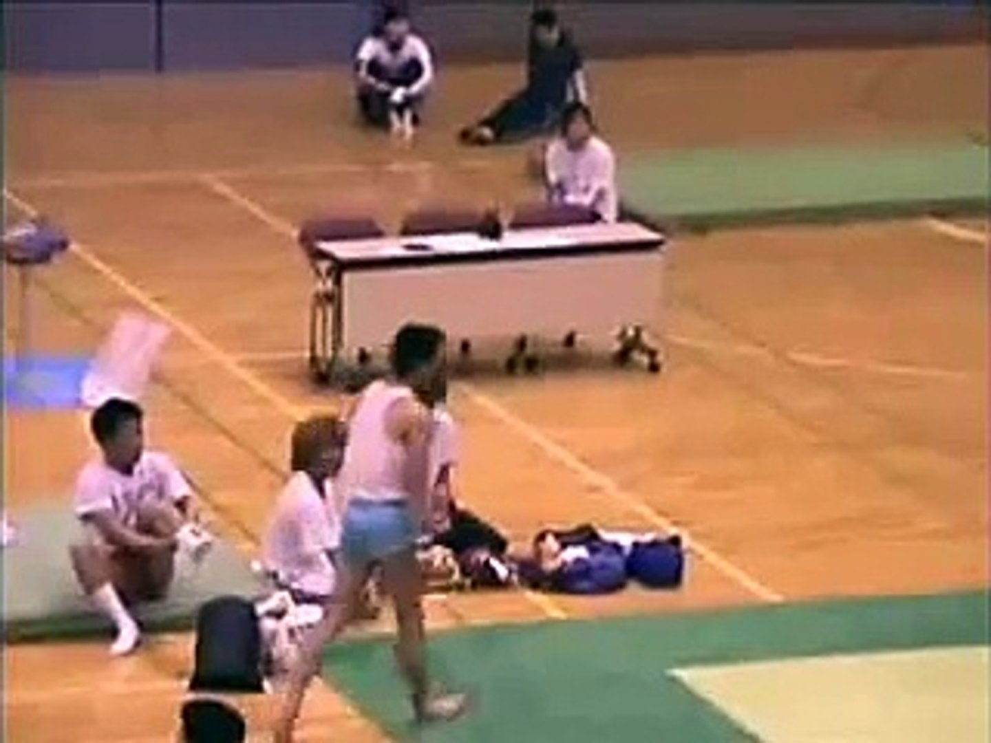 アキレス腱 断裂 切れた音まで入ってます Video Dailymotion