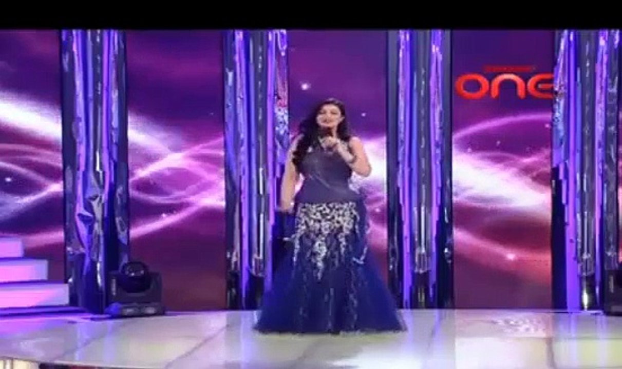 Atif Aslam-Aisa Takya Perform On Stage Like Actors