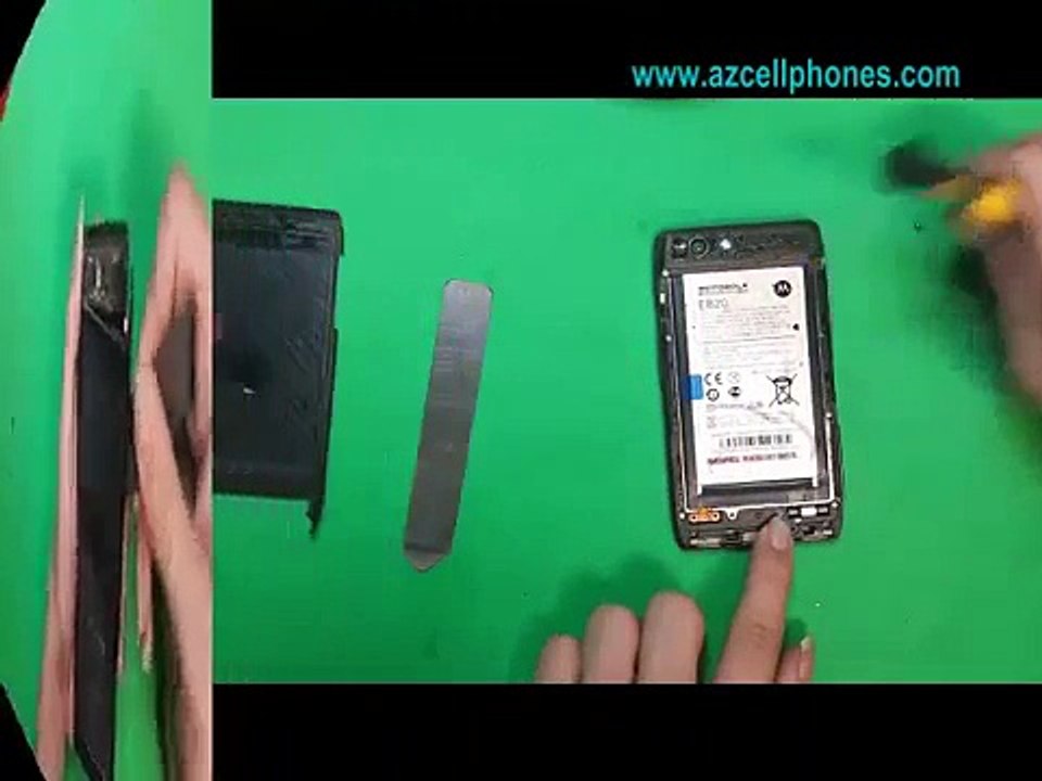 Motorola XT 912   back and battery removal