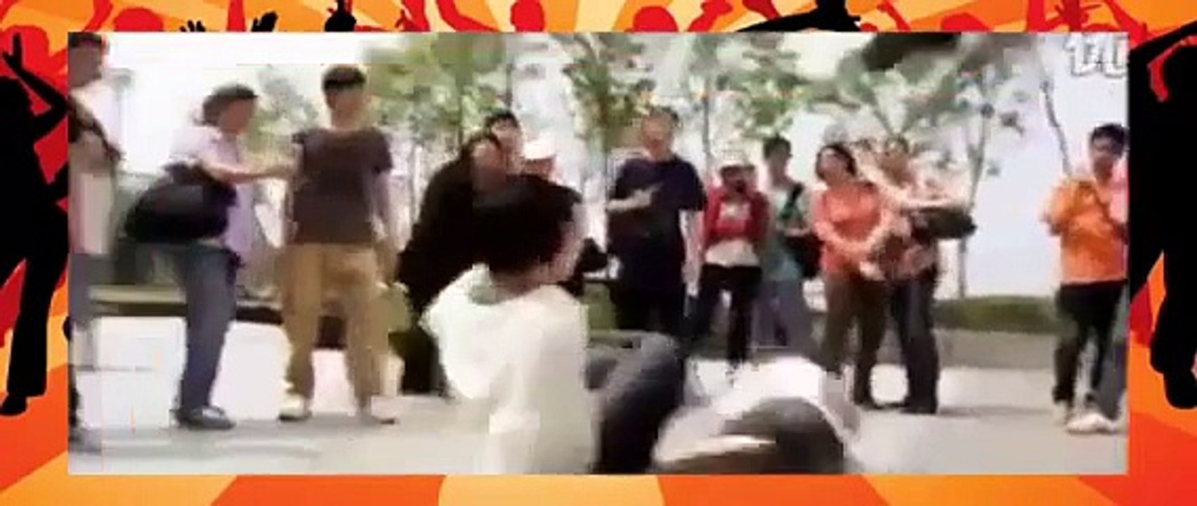 Beautiful Chinese girl fight on the street ，Kung Fu Fight video