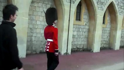 Il ne faut pas toucher un garde de Buckingham