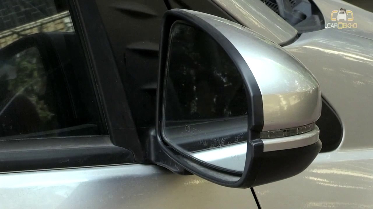 How to Adjust Car Mirrors in Honda Amaze - CarDekho.com