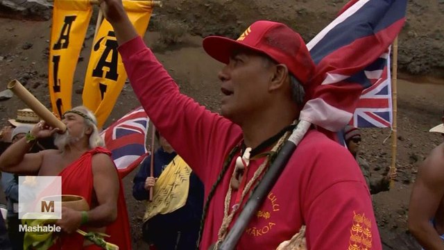 Protesters in Hawaii block construction of one of the world's largest telescopes