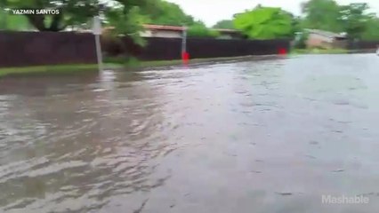 Tải video: Widespread flooding took place across Corpus Christi