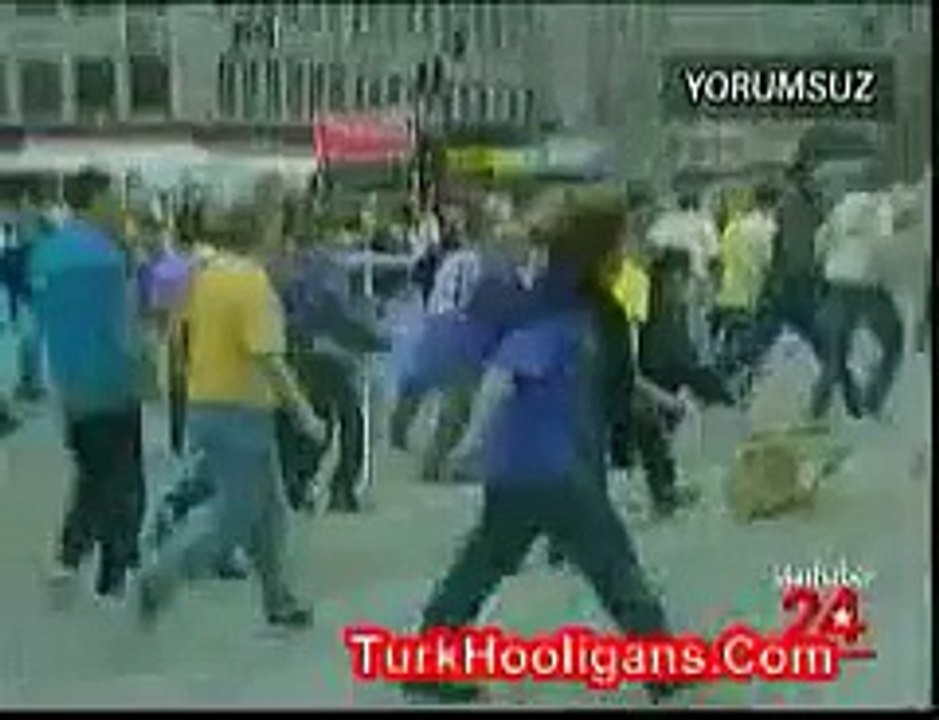 Galatasaray-Arsenal  (HOOLIGANS FIGHTS)