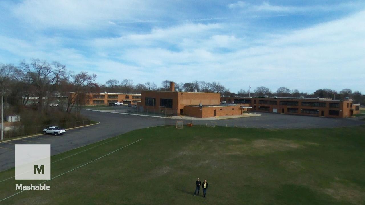 Parrot Bebop Drone and Skycontroller outdoor flight tests