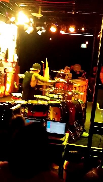 21 Pilots [LIVE] Tear In My Heart June 30, 2015 KROQ Red Bull Sound Space / Twenty One Pilots