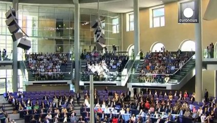 Μέρκελ: «Πρώτα δημοψήφισμα μετά συζήτηση για συμφωνία»