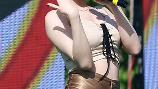 Korean Girls Sexy Dance - 써스포(SUS4) (산하) 흔들어(Shake It) @ 의왕 지구촌 예술축제 [Full HD]