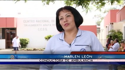 Rompió estereotipos para convertirse en la única conductora de ambulancias de la CCSS