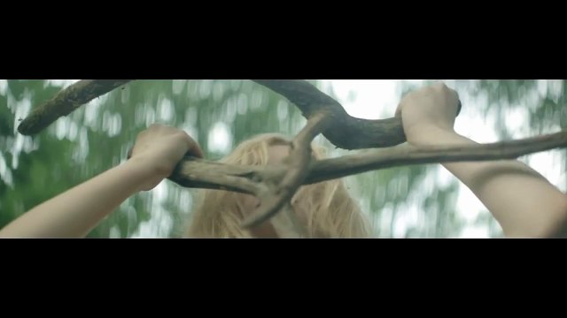 Elle Fanning in Lolita Lempicka - Play it on your 3DS*