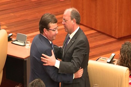 Vara es investido presidente en Extremadura