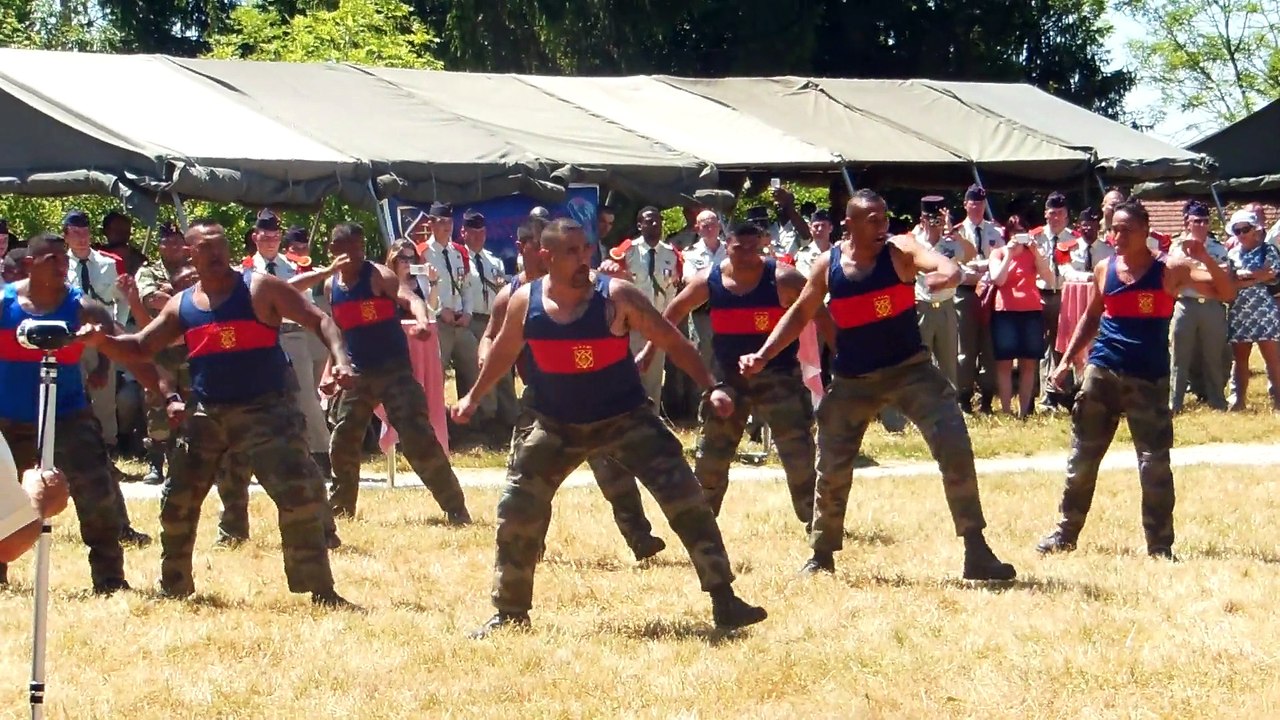 Les Tahitiens du 1er RAMa lors de la cérémonie de dissolution du 30 juin 2015 à Chalons en Champagne