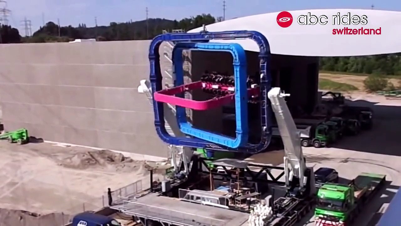 Tourbillon un manège qui tourne sur 3 axes