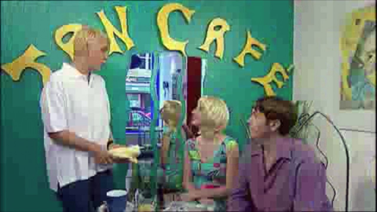 Tan-Tastic | Chewin' the Fat | The Scottish Comedy Channel