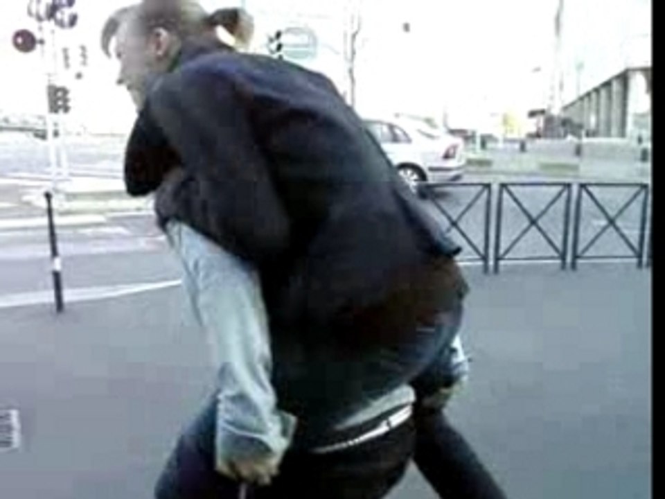 Mk ki porte lolo