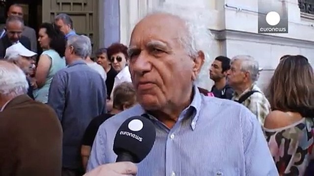 Греция: банки открыты, но только для пенсионеров