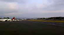 Boeing 737-800 Copa Airlines Aterrizando pista 25 San Jose Costa Rica