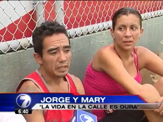 Los indigentes de la capital intentan sobrevivir todos los días