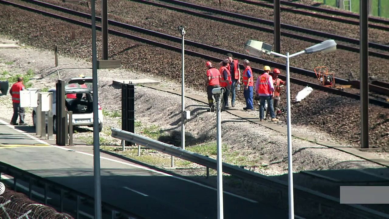 Channel rail traffic back to normal after block...
