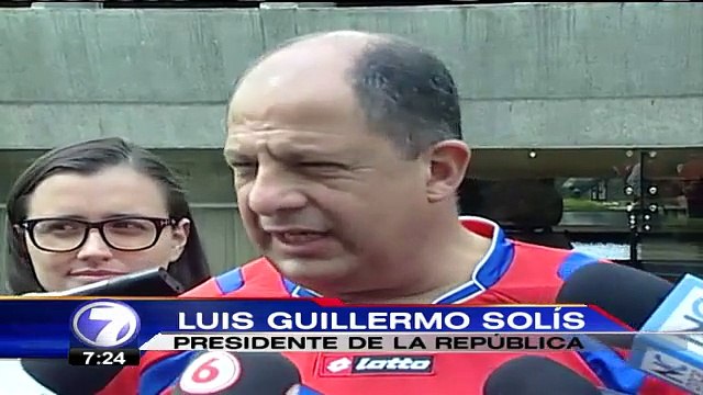 Presidente Solís llegó a la fuente de la Hispanidad a celebrar triunfo de la “Sele”