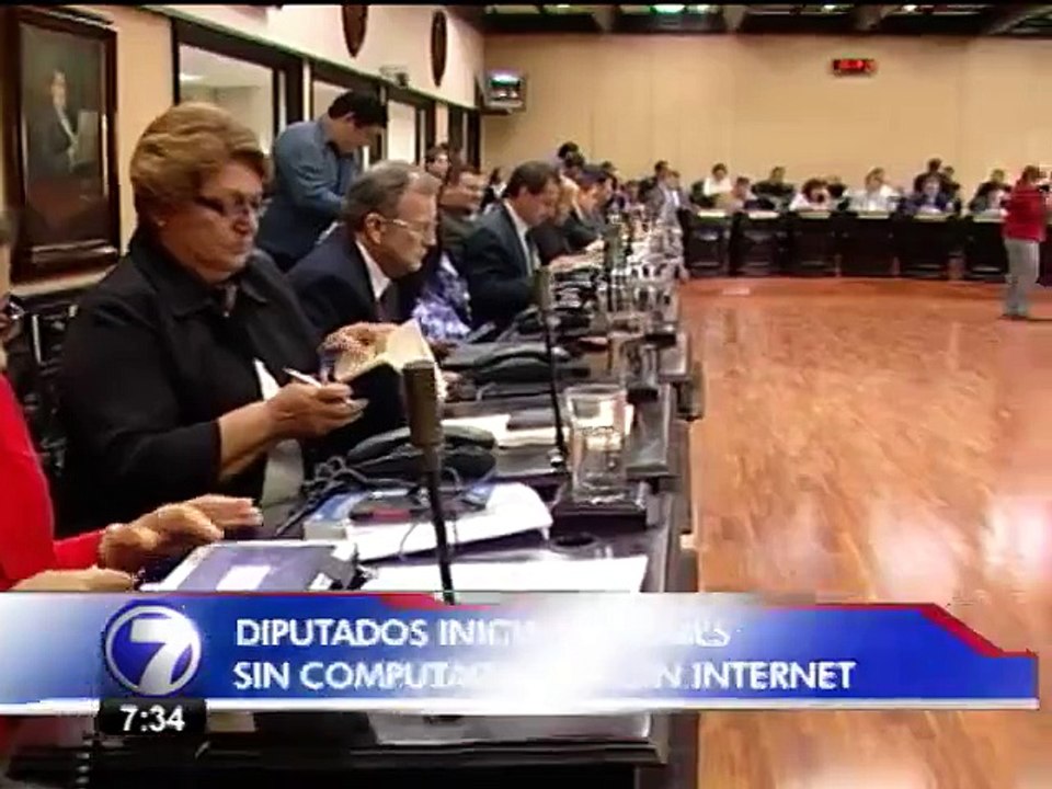 Fallos técnicos impiden labor de varios diputados en el Congreso