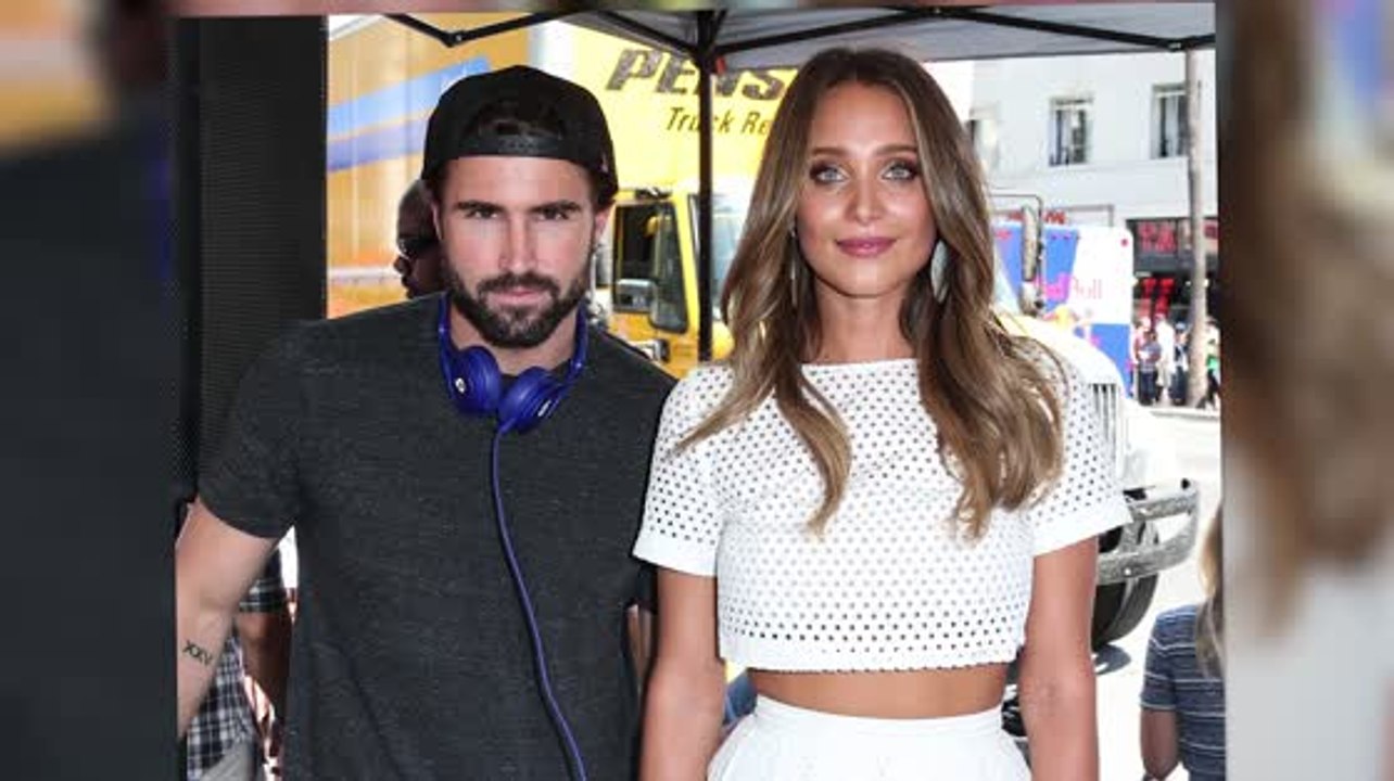 Sports Illustrated Hannah Davis verteilt Eis in Hollywood