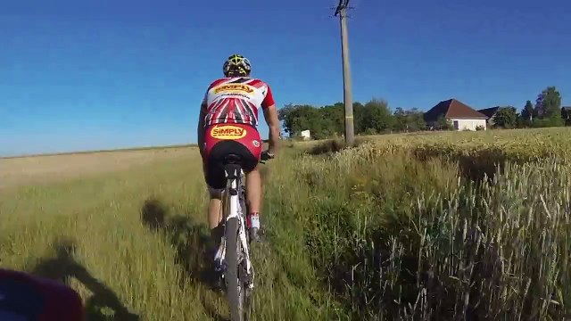 2015 - 06 LCO WE VTT - Raid des Cadoles - 01 champs