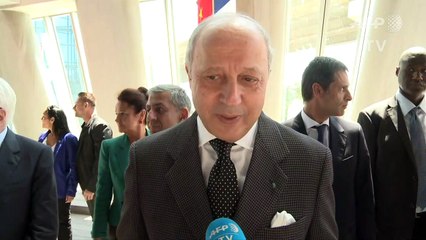 Chinese PM meets with French FM during France visit