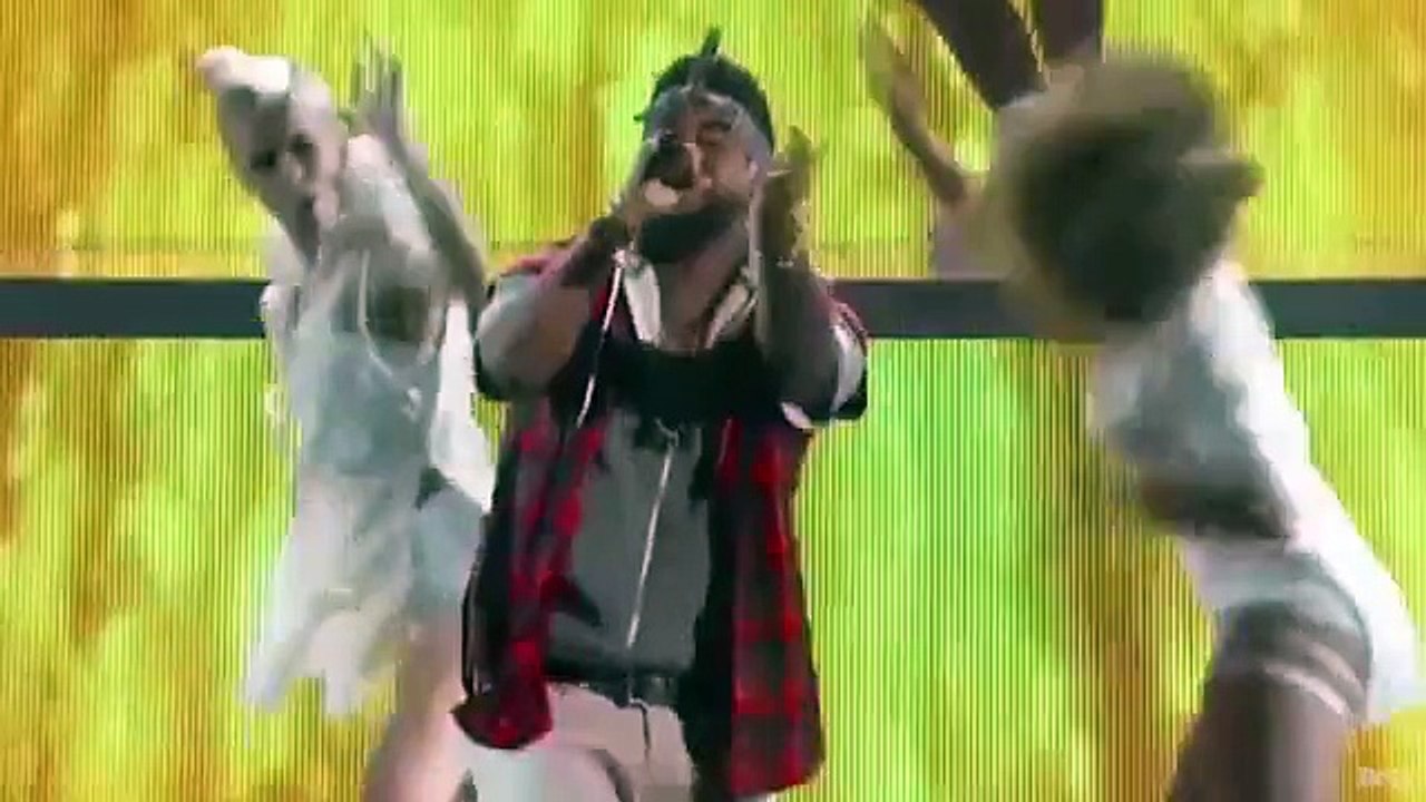 Diddy Falls On Stage - BET Awards 2015 Best Moments