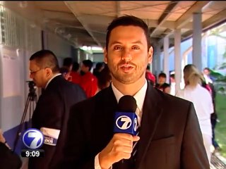 Otto Guevara ya emitió su voto