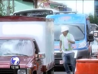 Tránsito y los conductores juegan al gato y al ratón en calles que no son respetadas