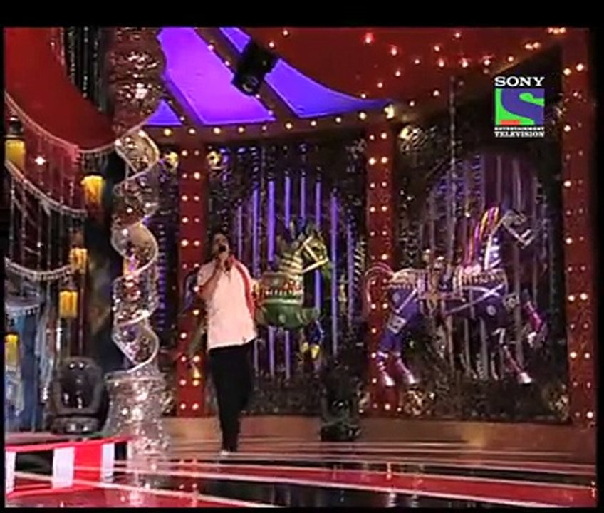 Sudesh as Shayar and Krushna as film director - Comedy Circus - Funny