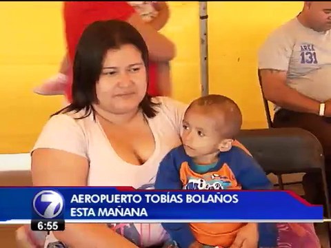 Cien niños de cuidados paliativos celebraron la navidad con un espectáculo aéreo