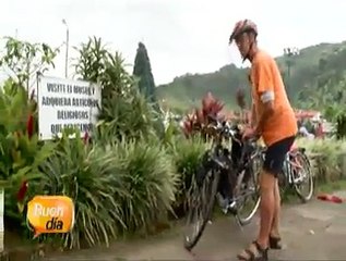 Esposos pensionados de Holanda recorren el mundo en su bicicleta