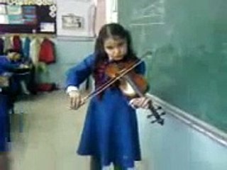 KUBİLAY İLKÖĞRETİM OKULU KEMAN GÖSTERİSİ ESRA