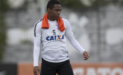 Tite comenta retorno de Elias: 'Está focado para o jogo de amanhã'