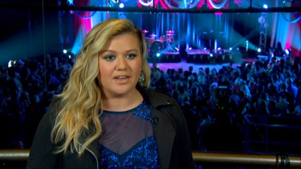 Kelly Clarkson At Macy's Fireworks Celebration