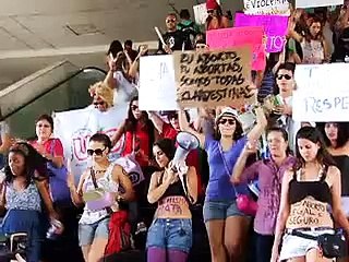 Jornal local: marcha vadias