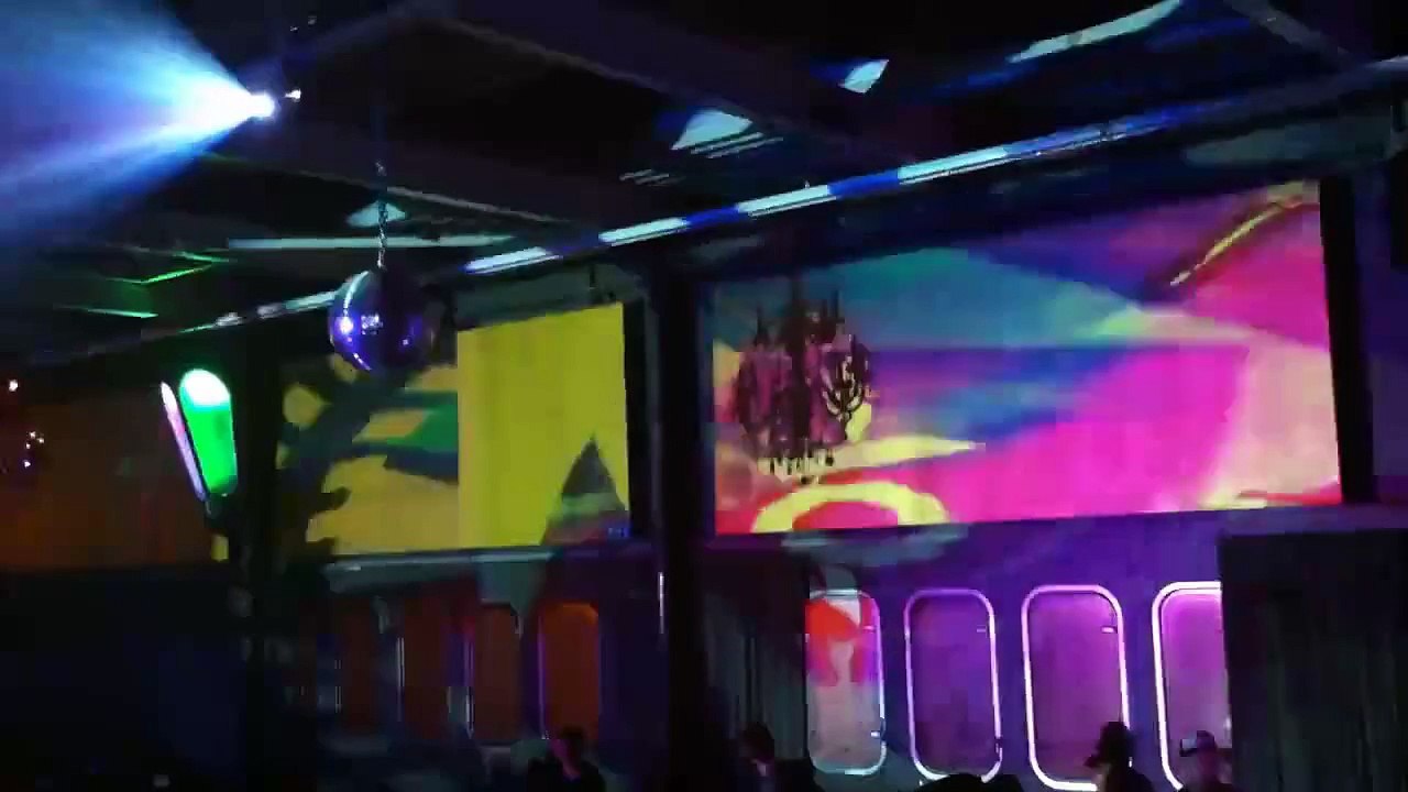 Live Visuals - VJ Action with Arkaos Grand VJ