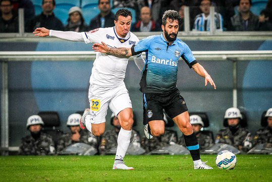 Embalou! Douglas garante triunfo do Grêmio sobre o Cruzeiro na Arena